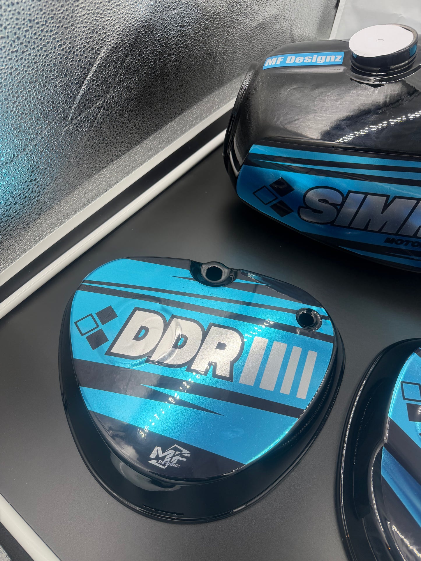 SIMME MOTORSPORT TANK/SEITENDECKEL Export NEU
