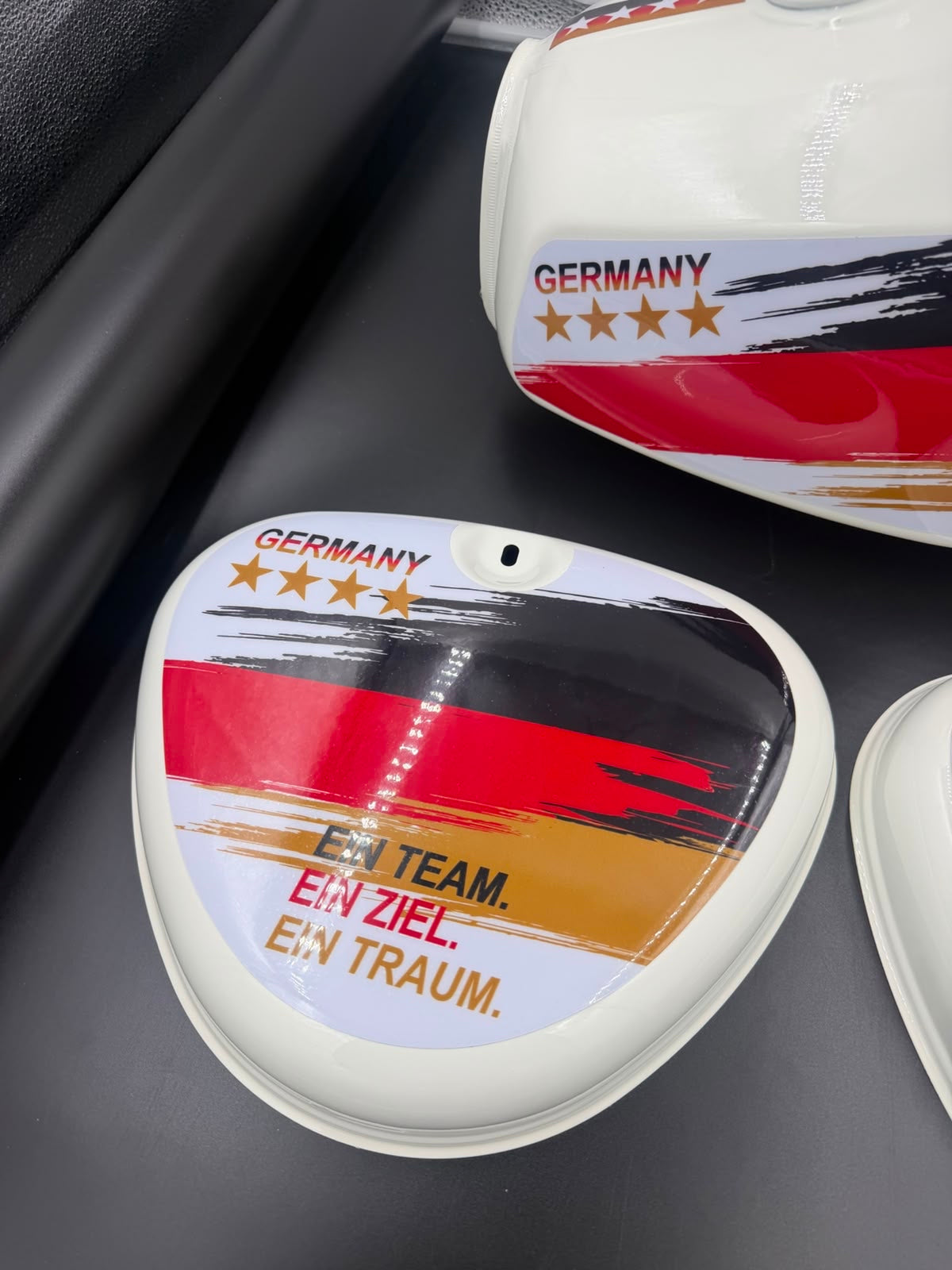 GERMANY Tank / Seitendeckel NEU