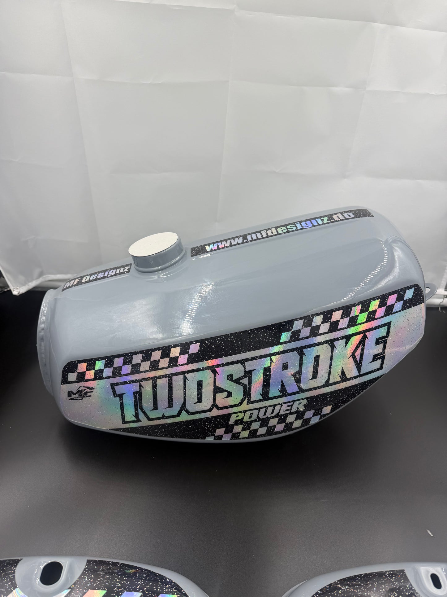 TWOSTROKE POWER TANK/SEITENDECKEL NEU