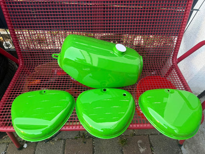 TANKSETS NEU MIT 3 SEITENDECKEL UNBEKLEBT