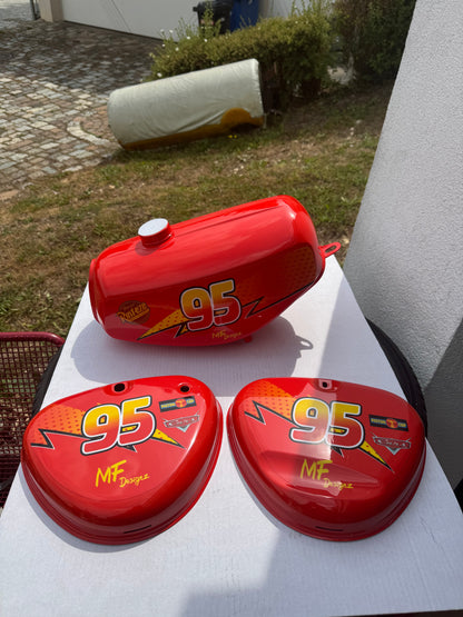 Cars 2.0 Tank / Seitendeckel NEU