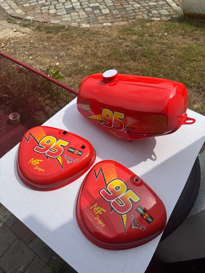 Cars 2.0 Tank / Seitendeckel NEU